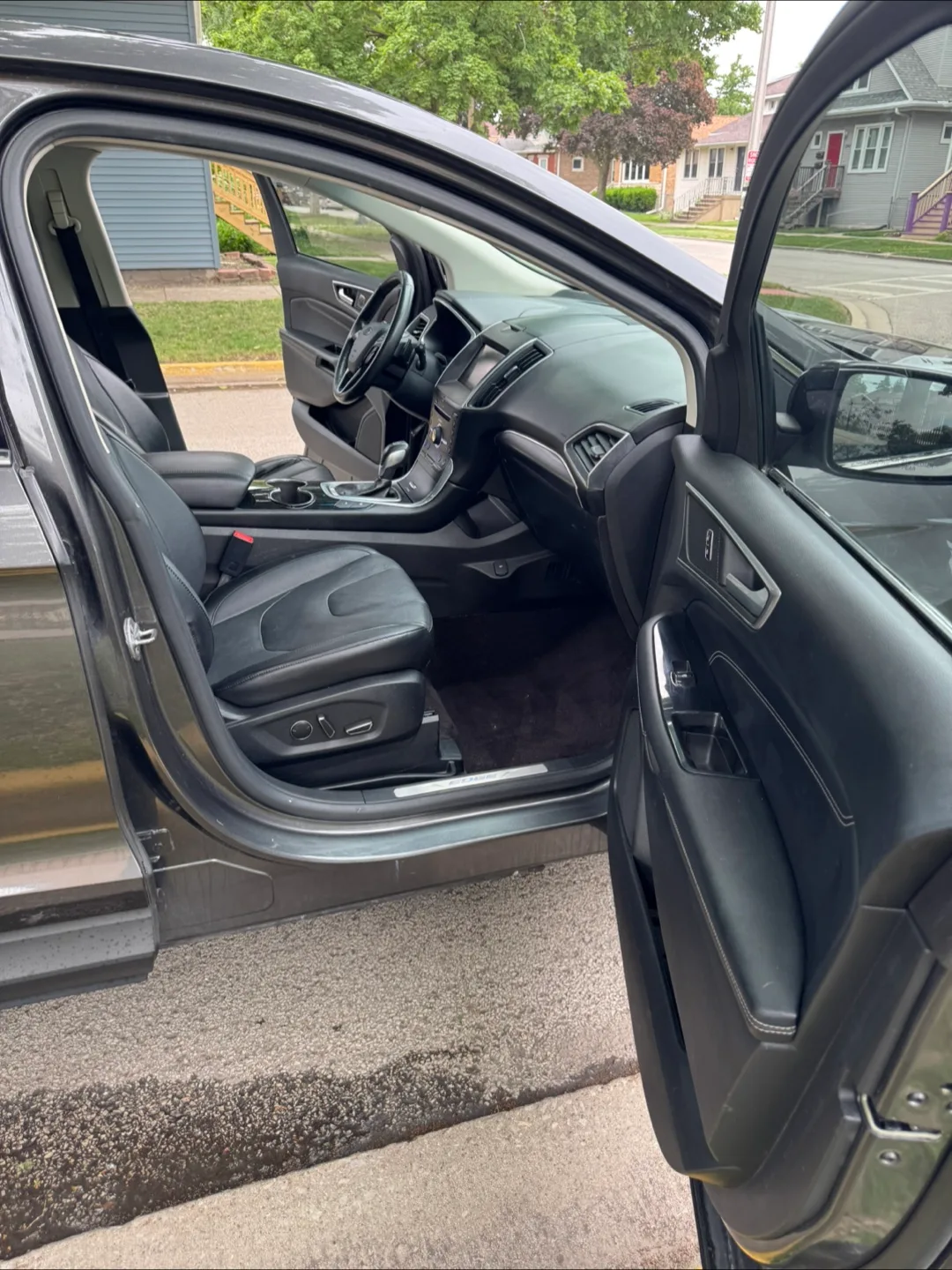 2015 Ford Edge · Titanium Sport Utility 4D image indicator(8)