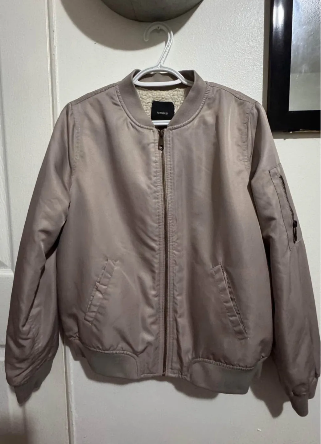 Forever 21 bomber jacket (with fur lining) thumbnail