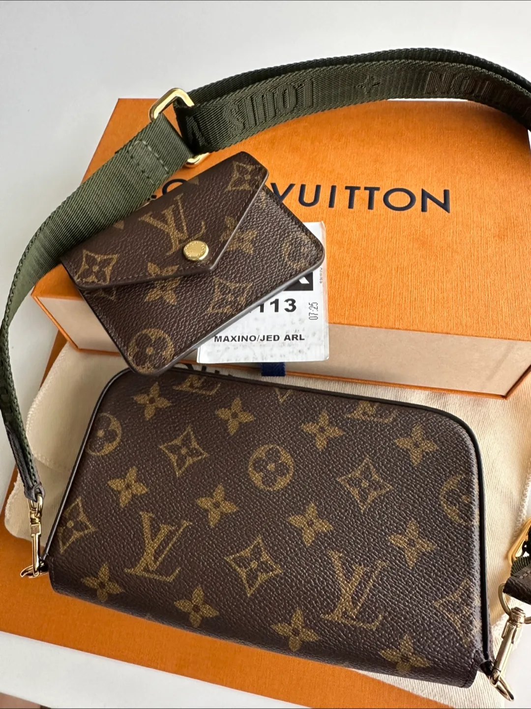 Louis Vuitton Monogram Felice Strap & Go image indicator(2)