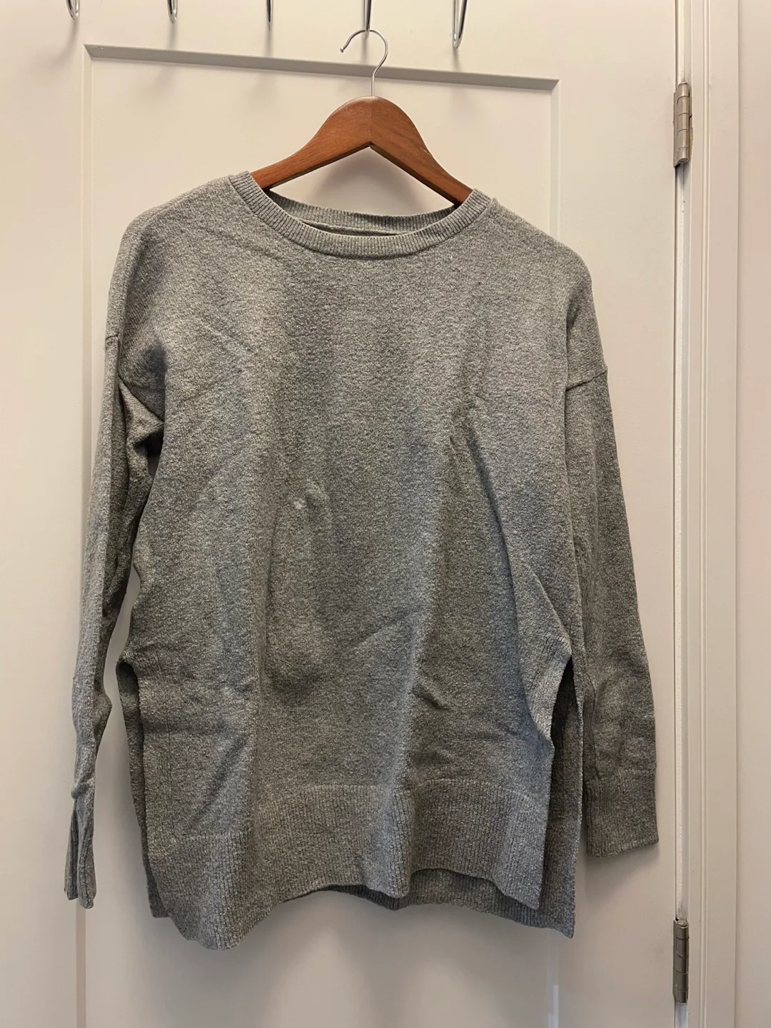 LOFT Grey Sweater - S image indicator(2)