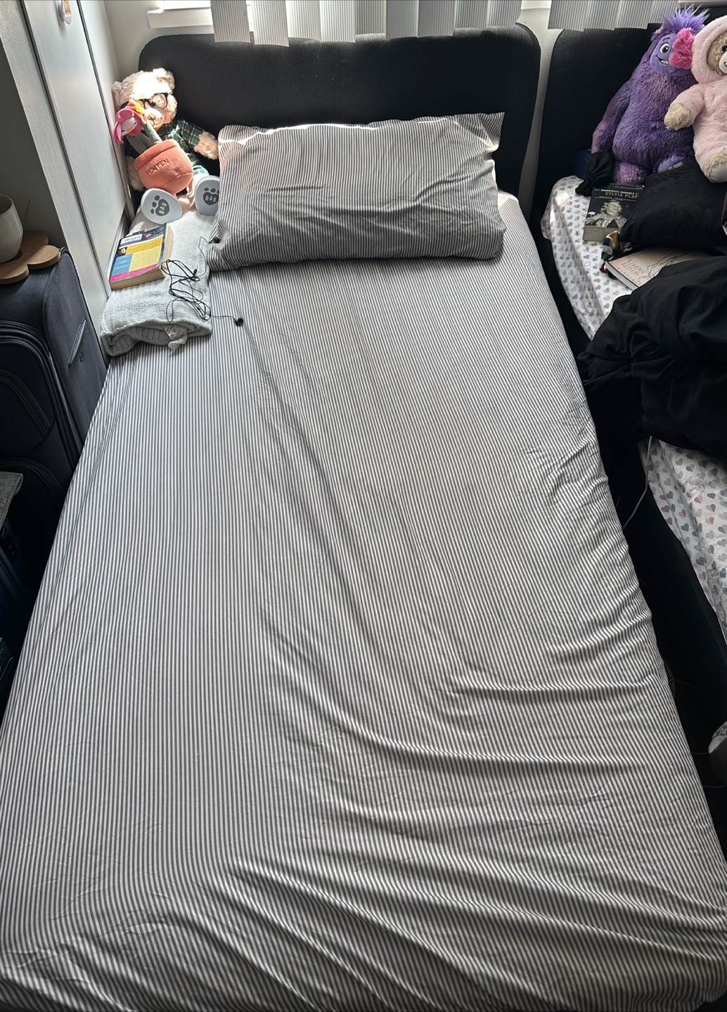 Twin Bed Frame with Mattress and Sheets - photo 2