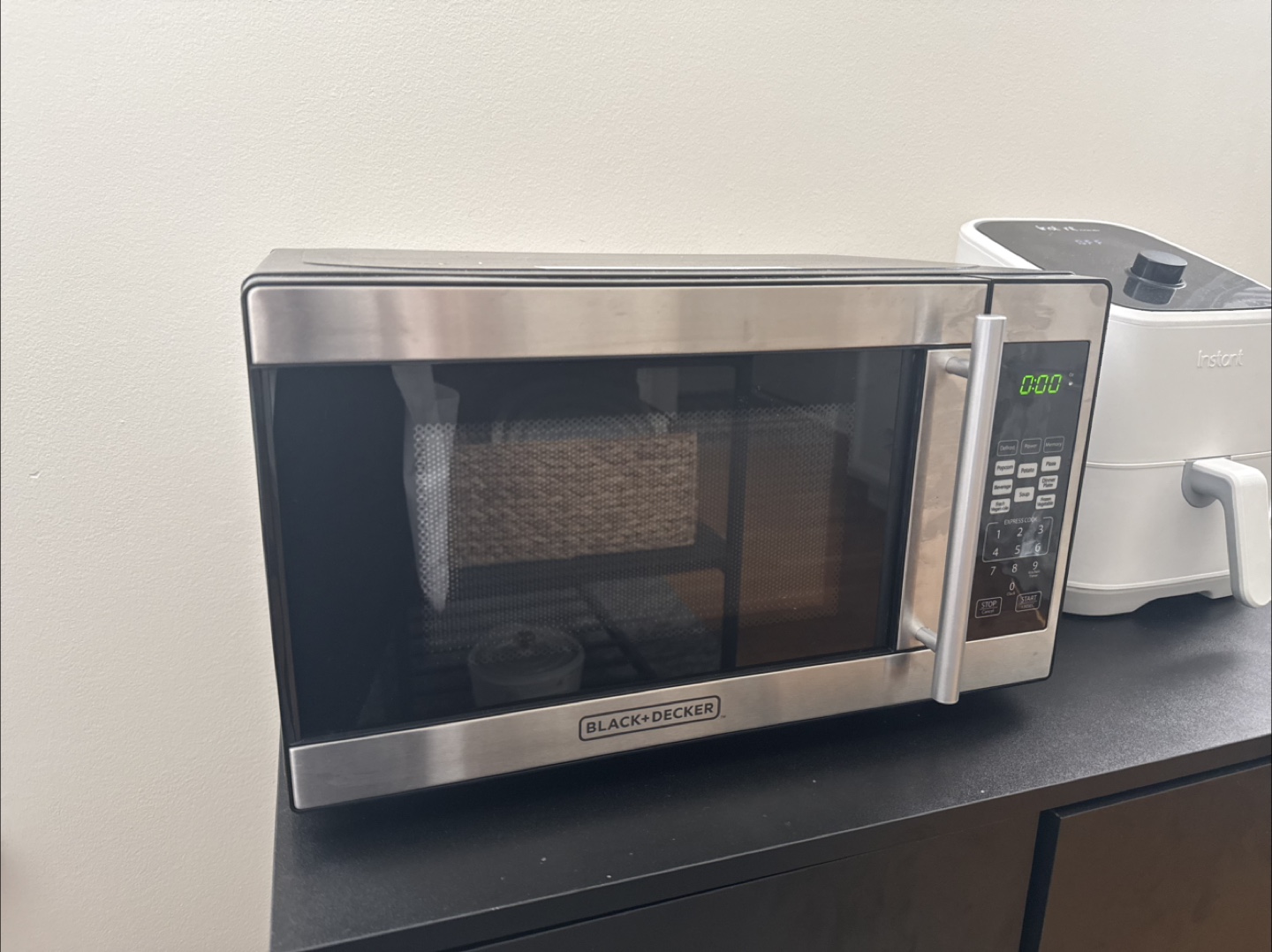 BLACK+DECKER Microwave