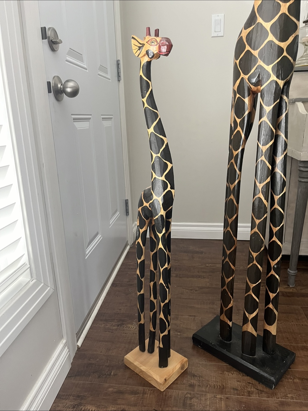 Giraffe Statues & Drawers - photo 2