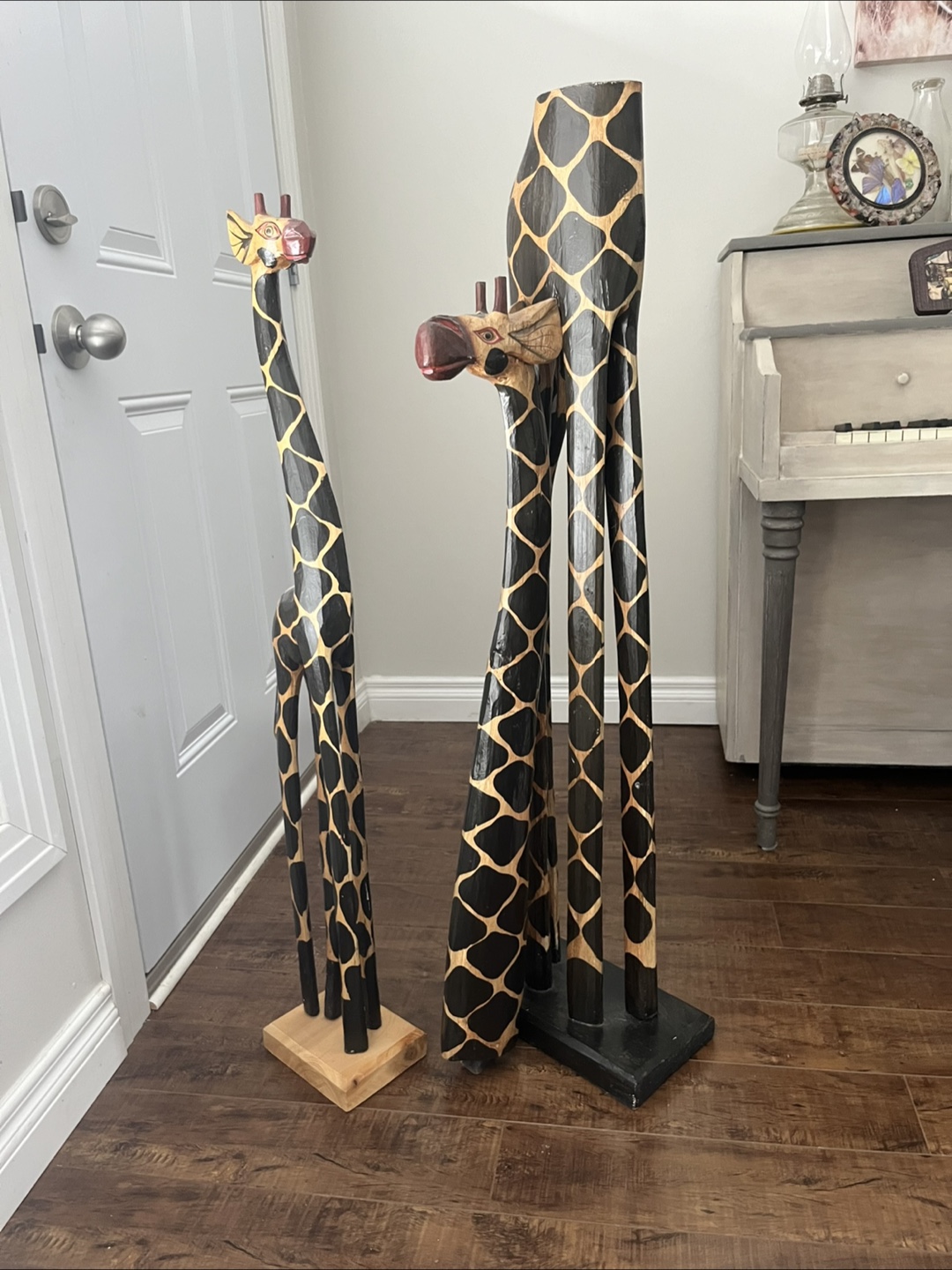 Giraffe Statues & Drawers - photo 3