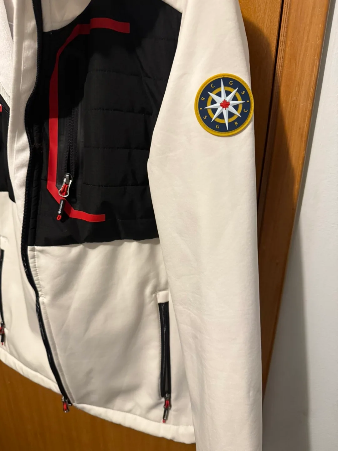 I’m Geographic Jacket image indicator(2)