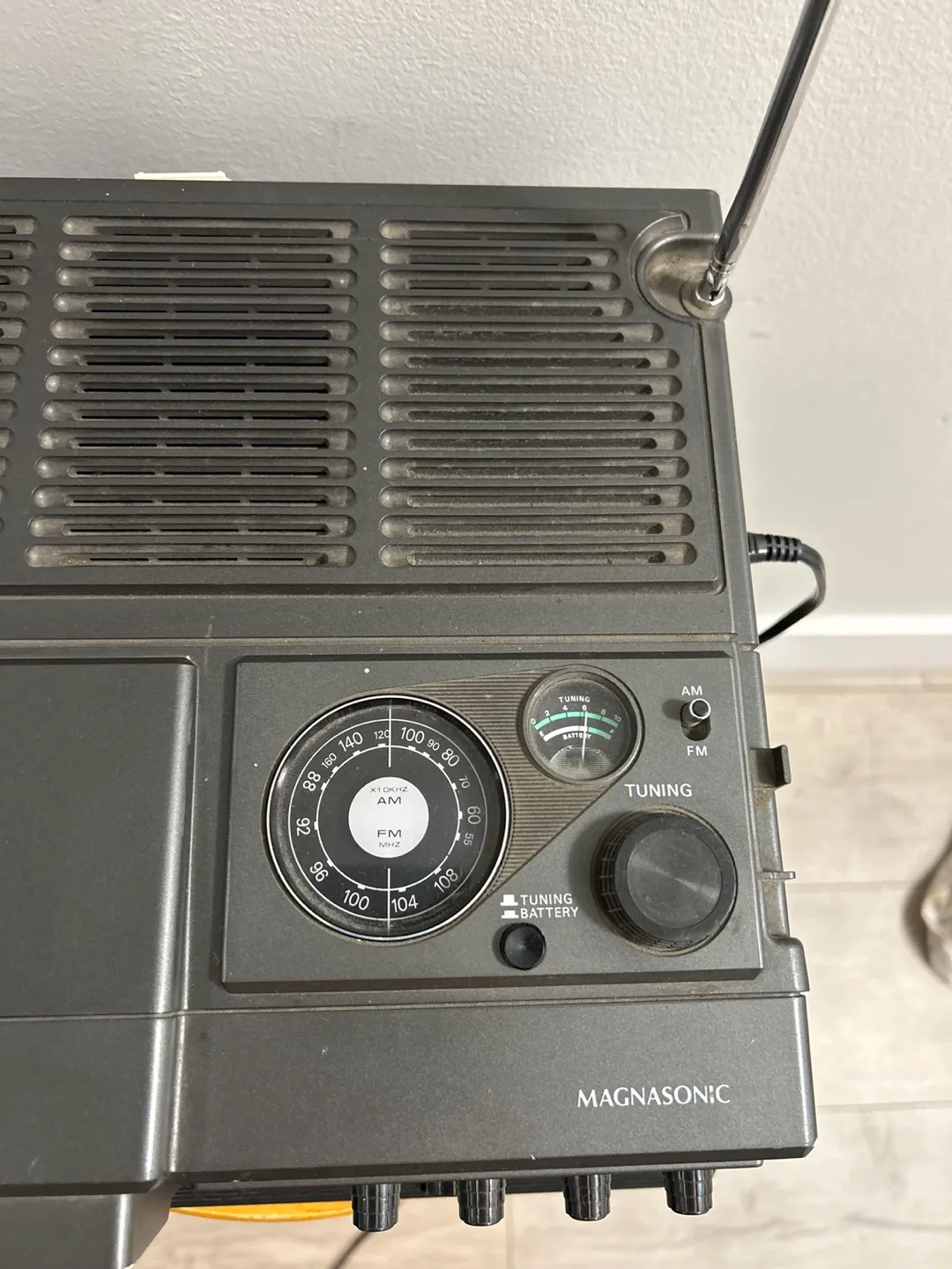 Magnasonic Portable TV image indicator(3)