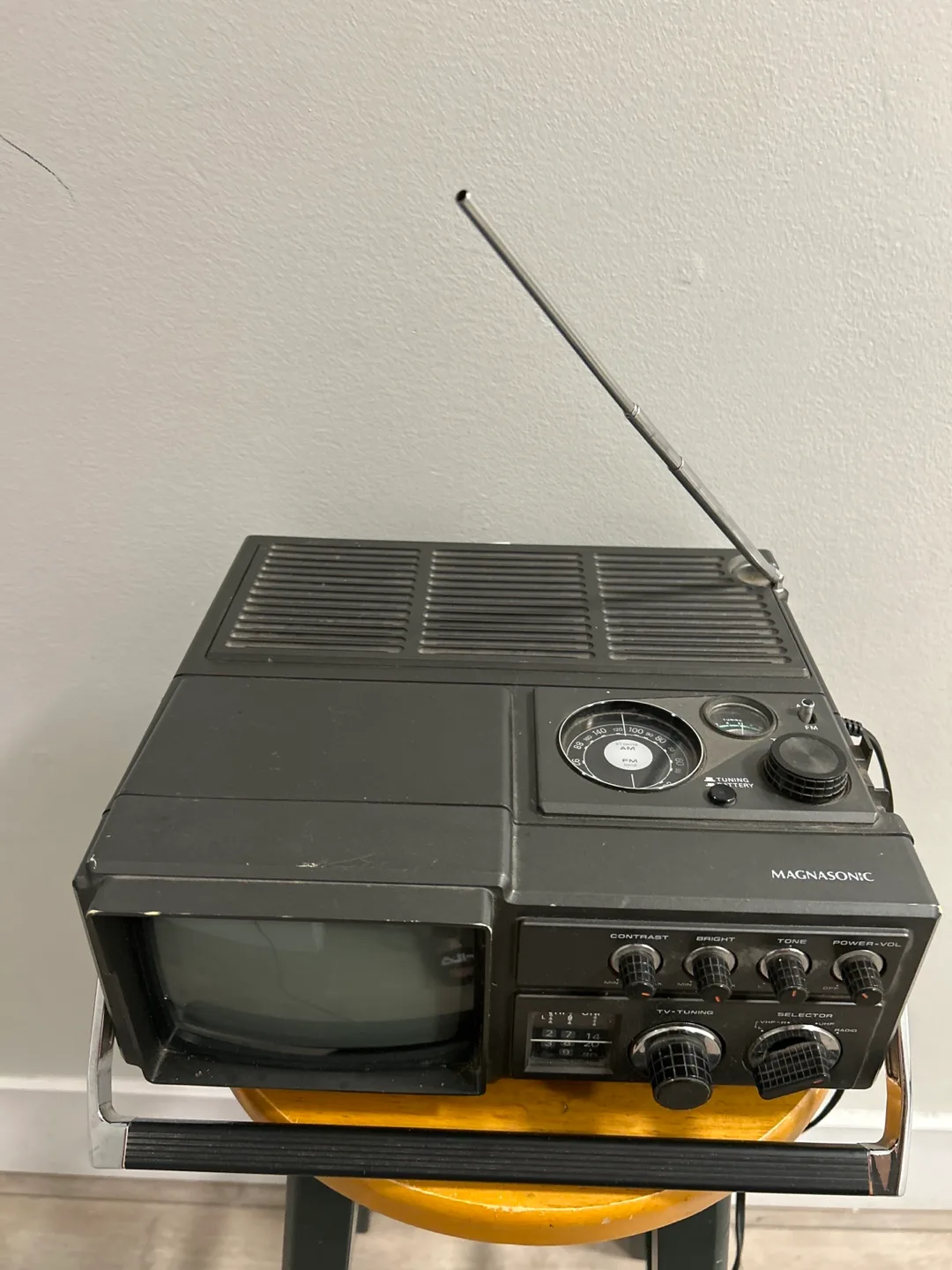 Magnasonic Portable TV image indicator(6)