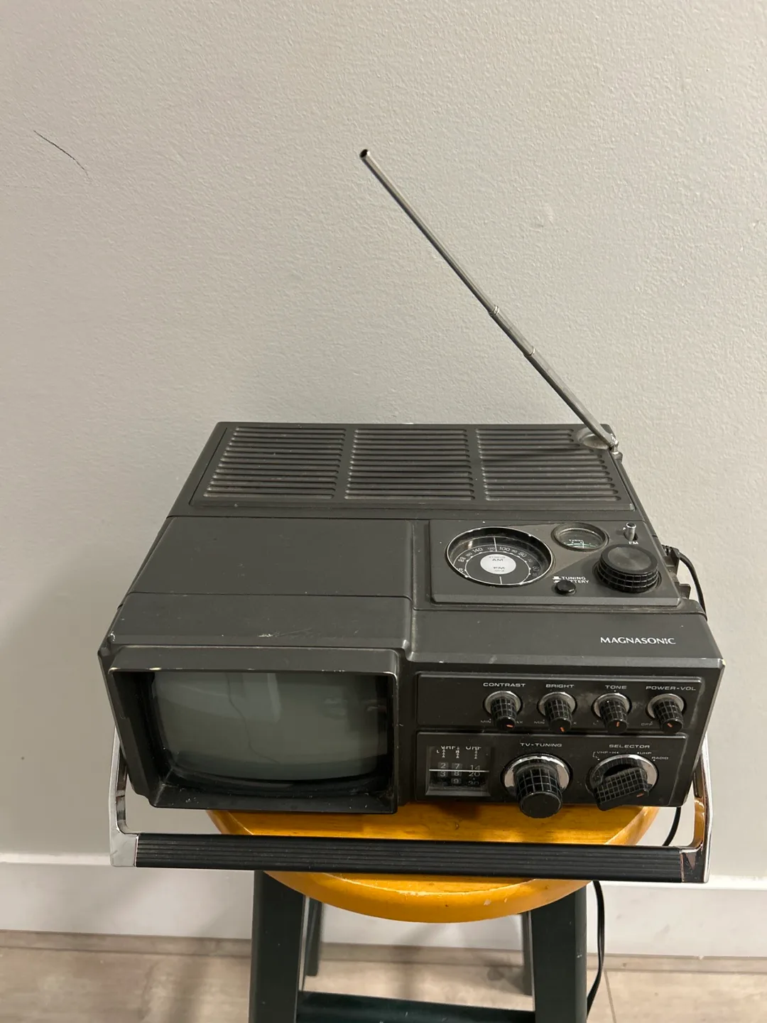 Magnasonic Portable TV image indicator(8)