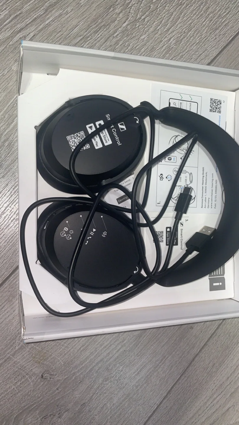 Sennheiser Accentum Wireless Headphones image indicator(2)