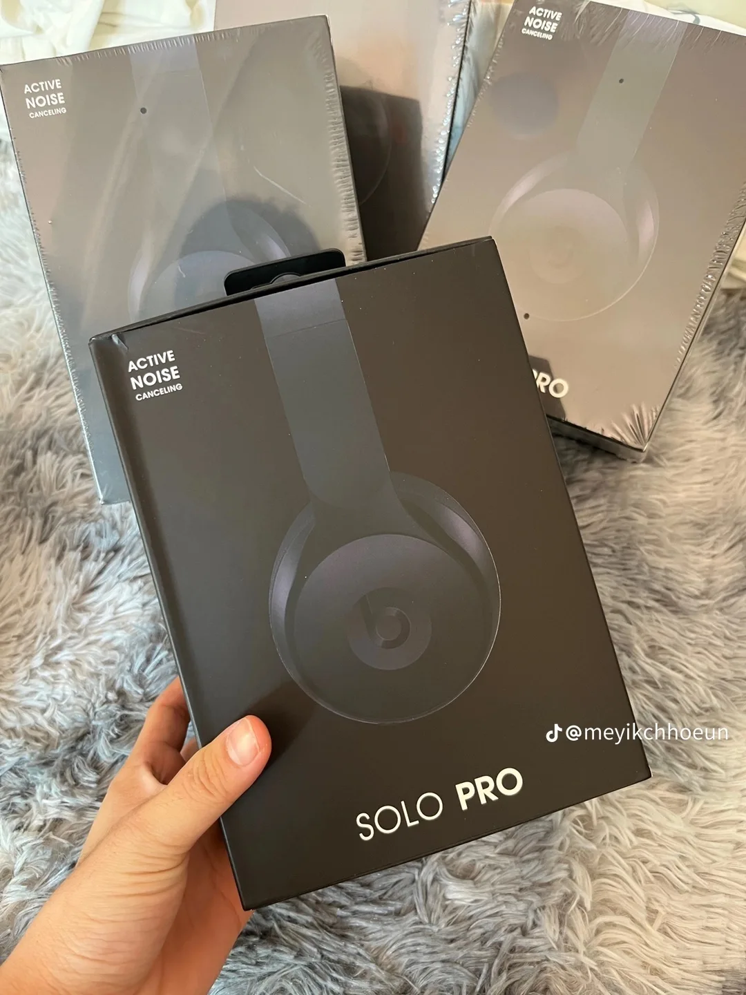 Beats Solo Pro Wireless Headphones image indicator(3)