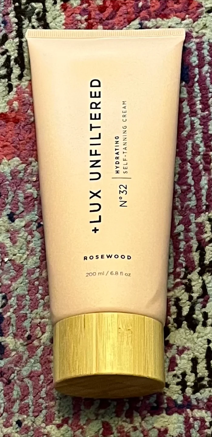 Lux Unfiltered Hydrating Self-Tanning Cream thumbnail