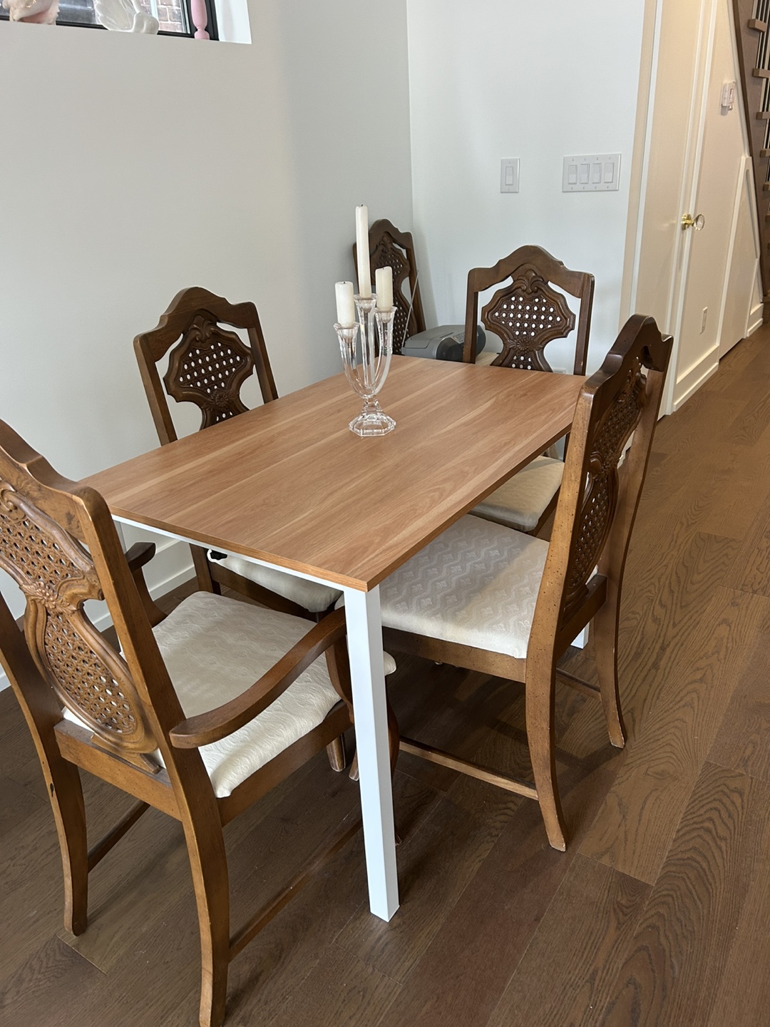 A set of 6 Dining Chair
