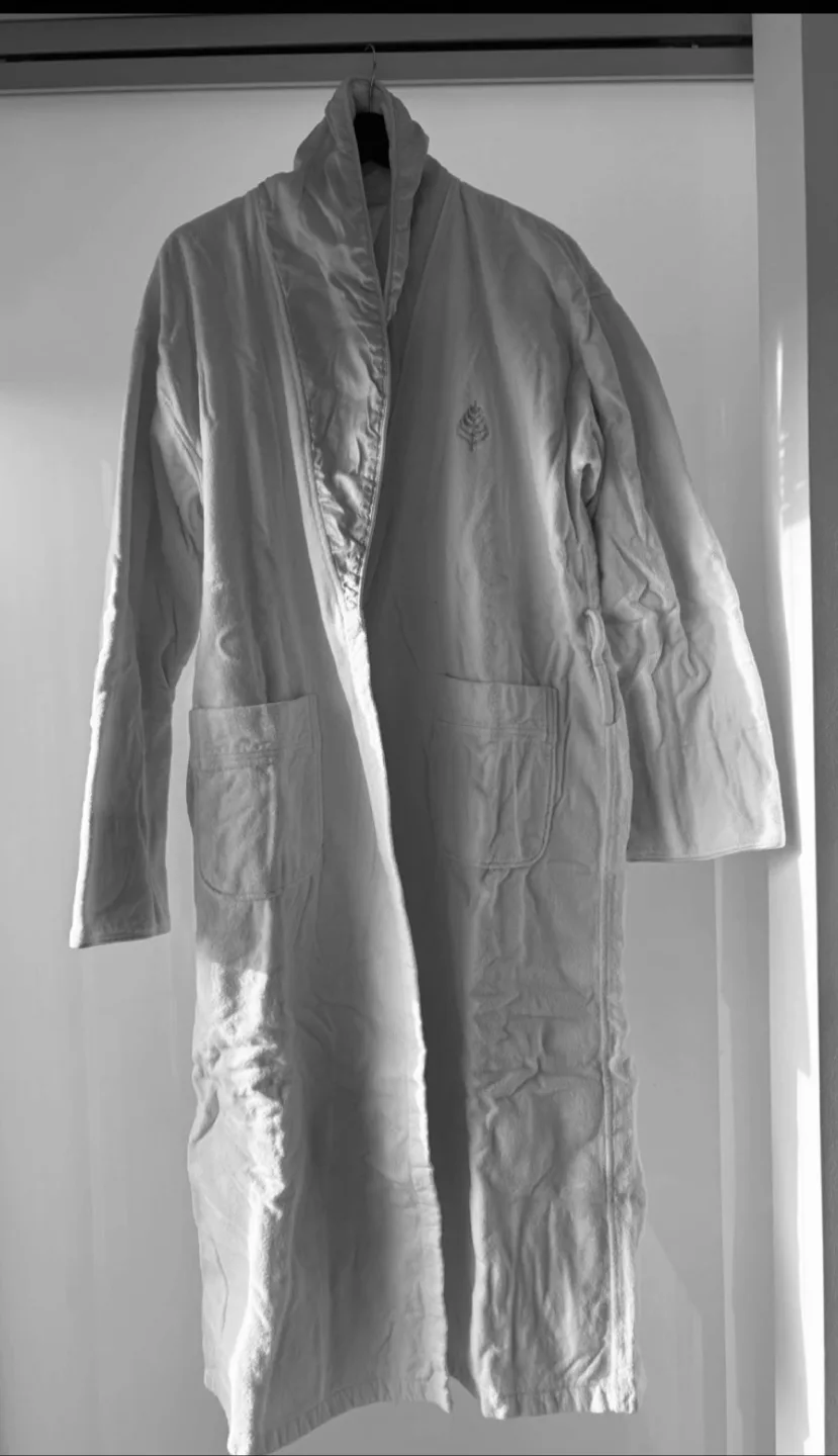 Luxury bathrobe 2 thumbnail