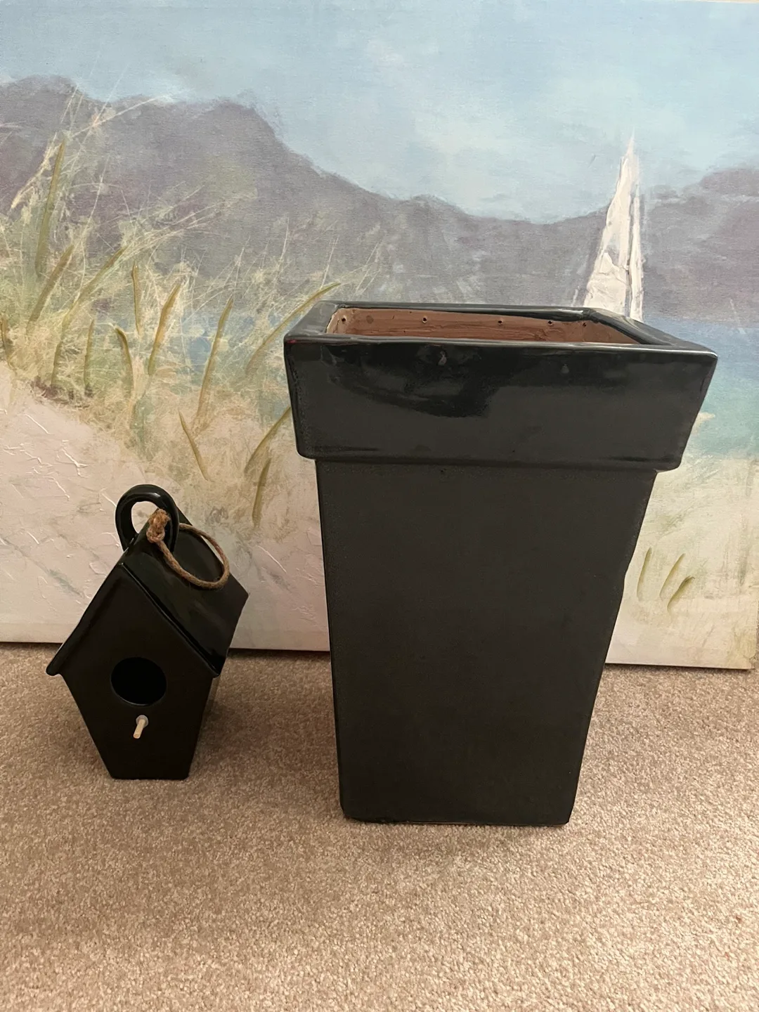Brand new heavy glazed plant pot plus free birdhouse thumbnail