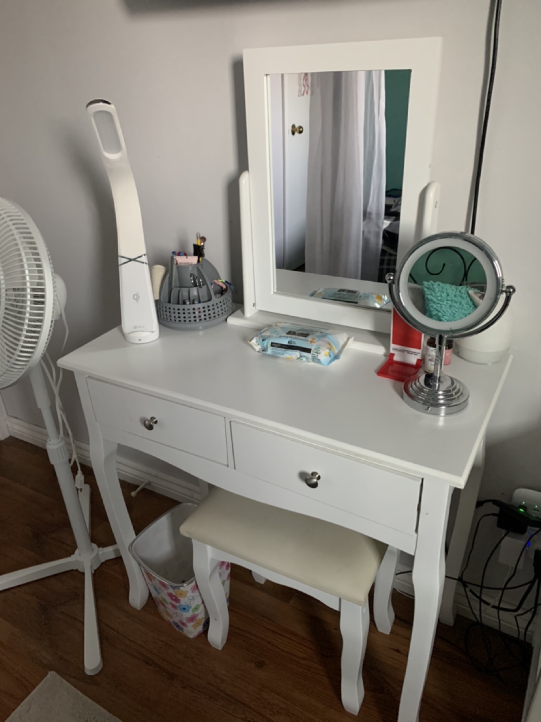 Make up table with mirror n stool