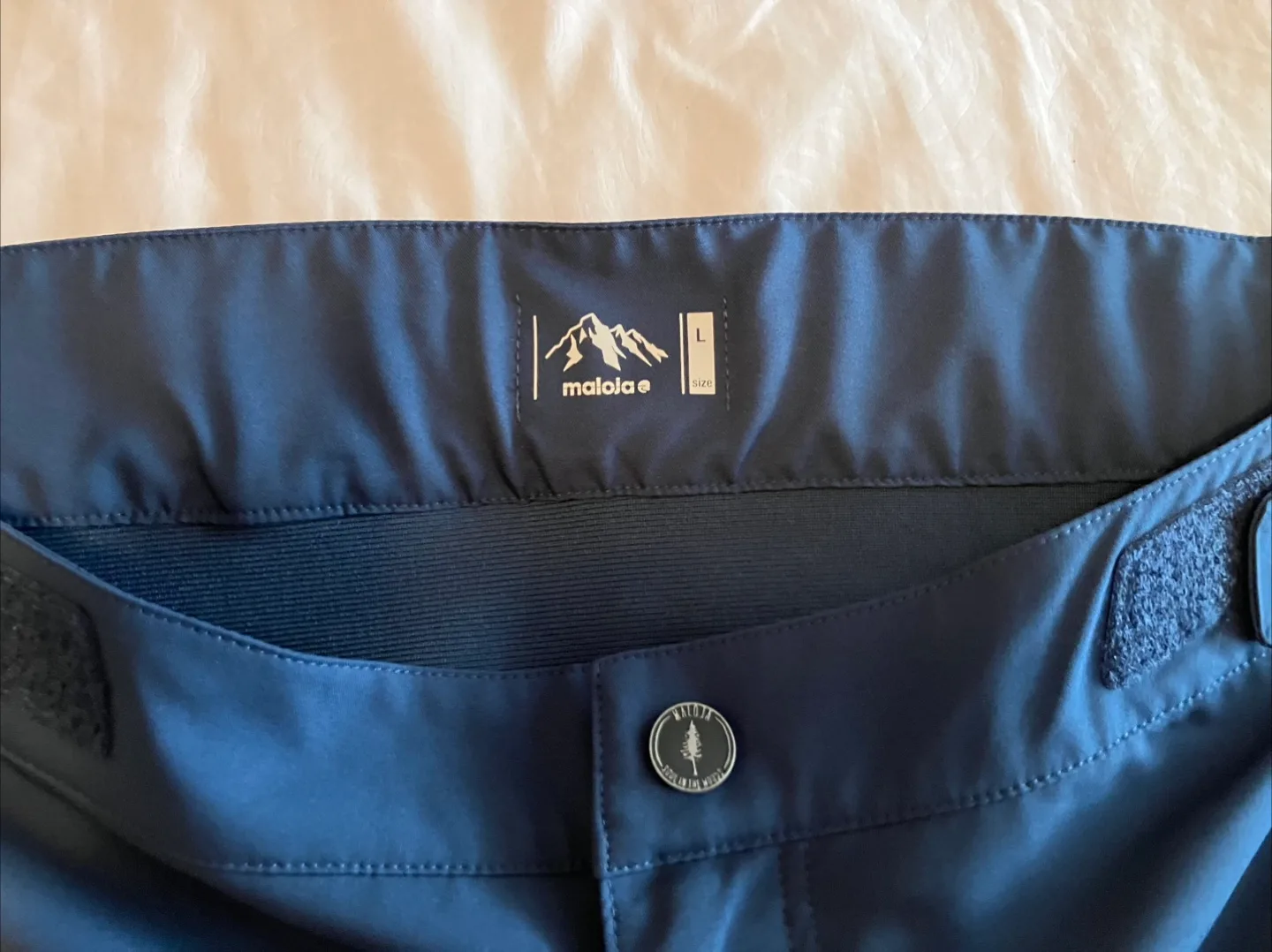 Malola Shorts - Size L image indicator(2)