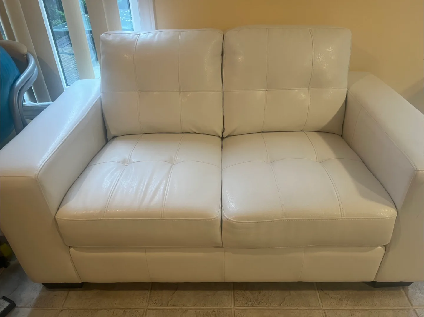 White Loveseat Couch image indicator(3)