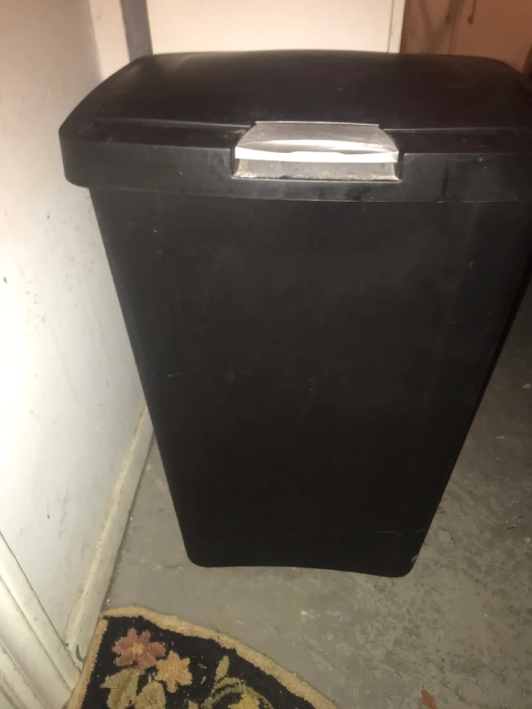💚Sterilite 13 Gallon Touch Top Trash Can thumbnail