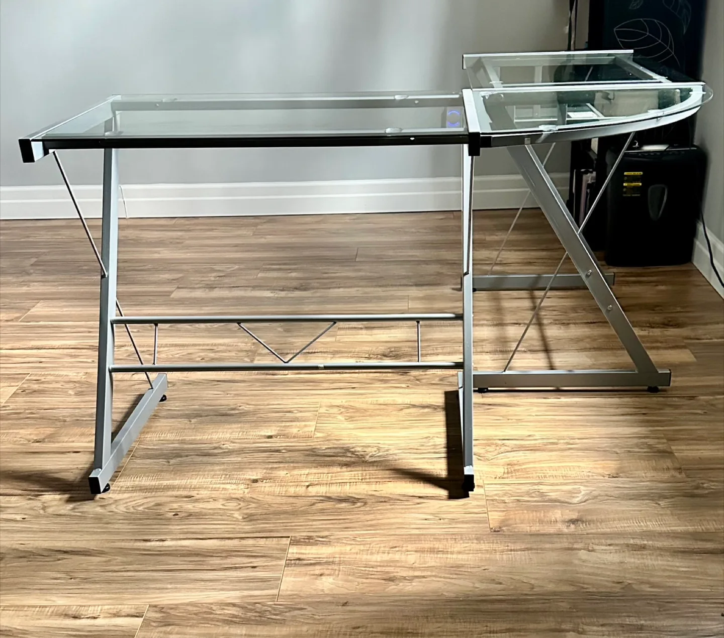 L-Shaped Glass Desk thumbnail