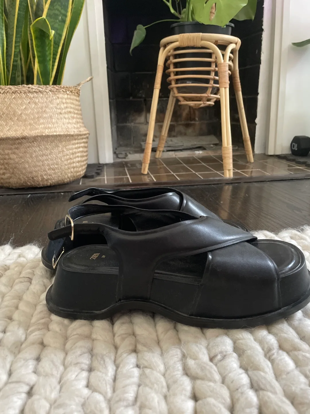 Zara Flatfrom Sandals 39 image indicator(2)