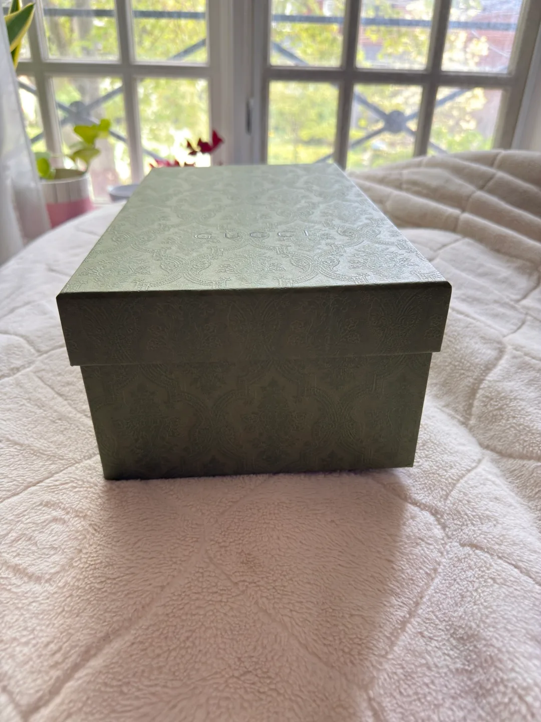 Gucci Box and Shoehorn 100% Authentic! image indicator(7)
