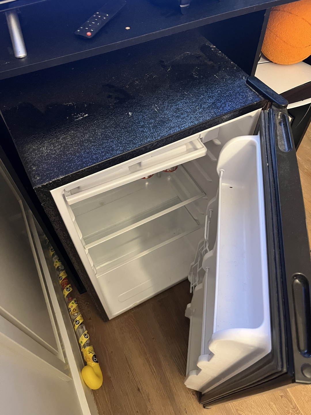 Mini Fridge - photo 2