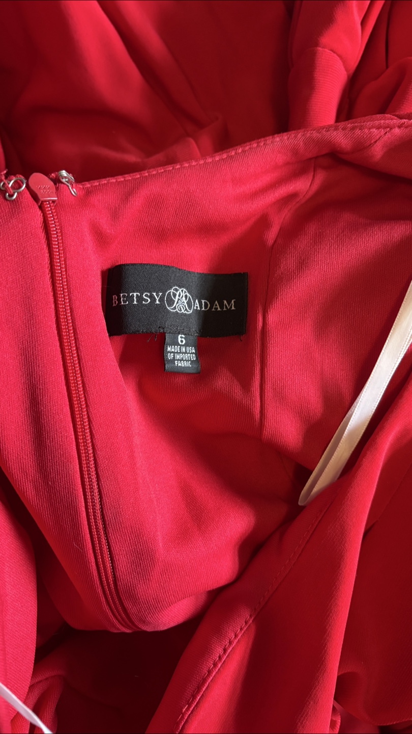 New Red Gown with Bell Sleeves size 6 - photo 4