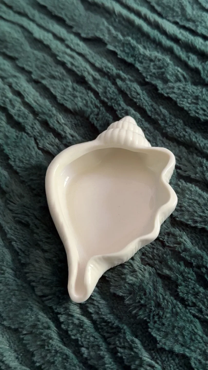 Ceramic Seashell Dish thumbnail