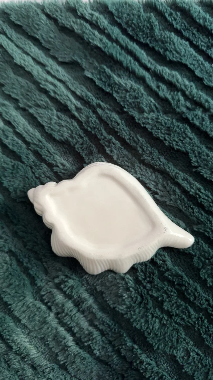 Ceramic Seashell Dish image indicator(3)