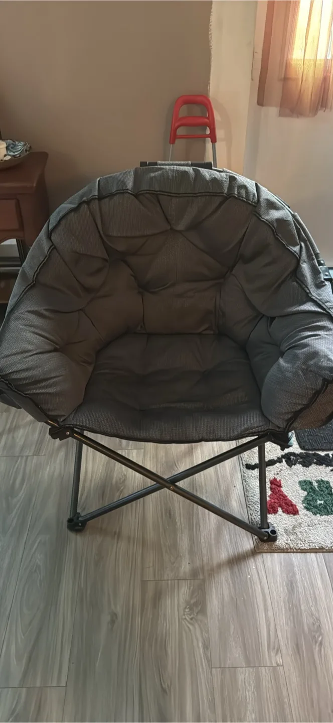 Oversized Grey Folding Chair thumbnail
