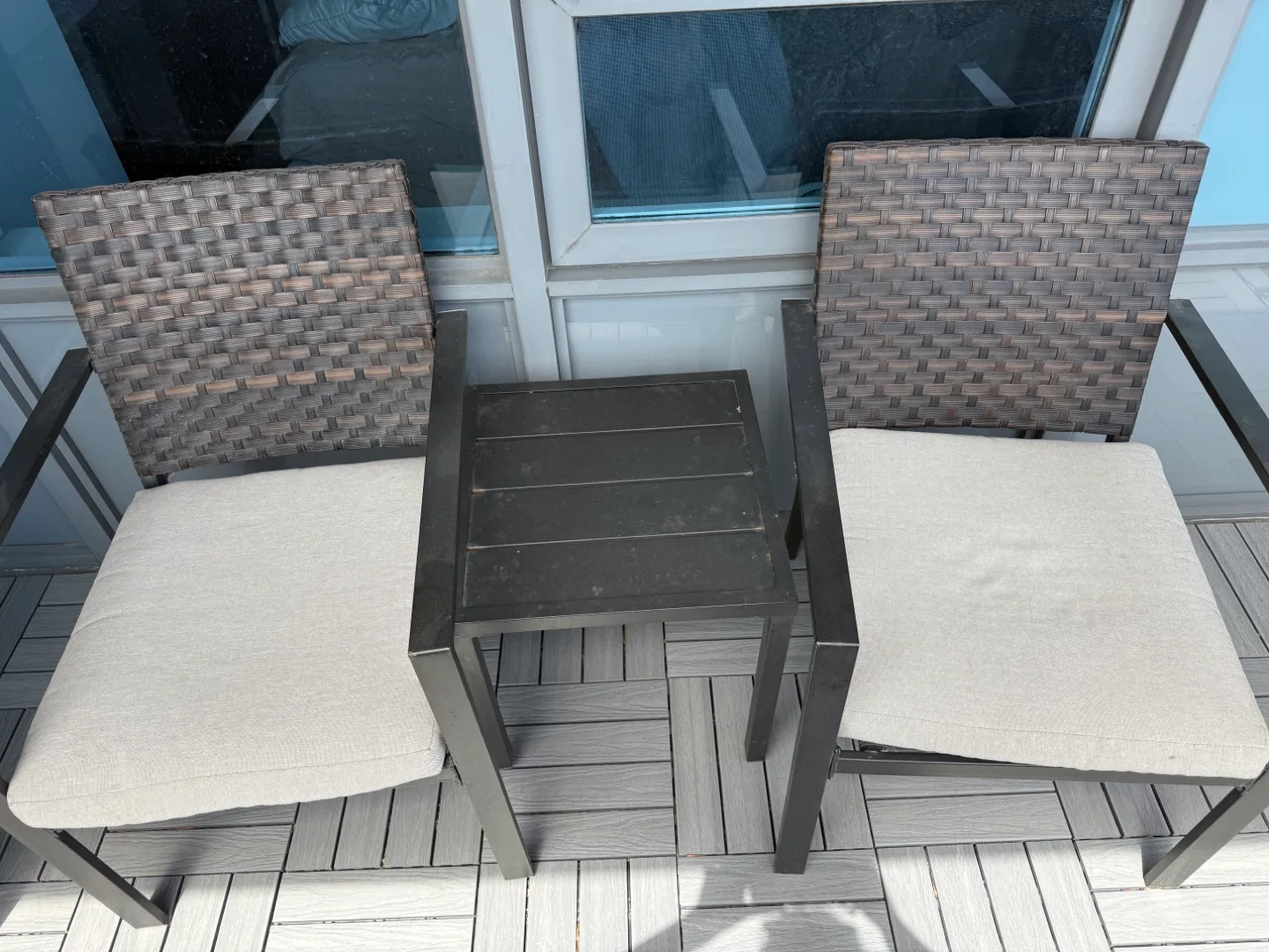 Need to Sell ASAP!! Outdoor Patio Set with Table thumbnail