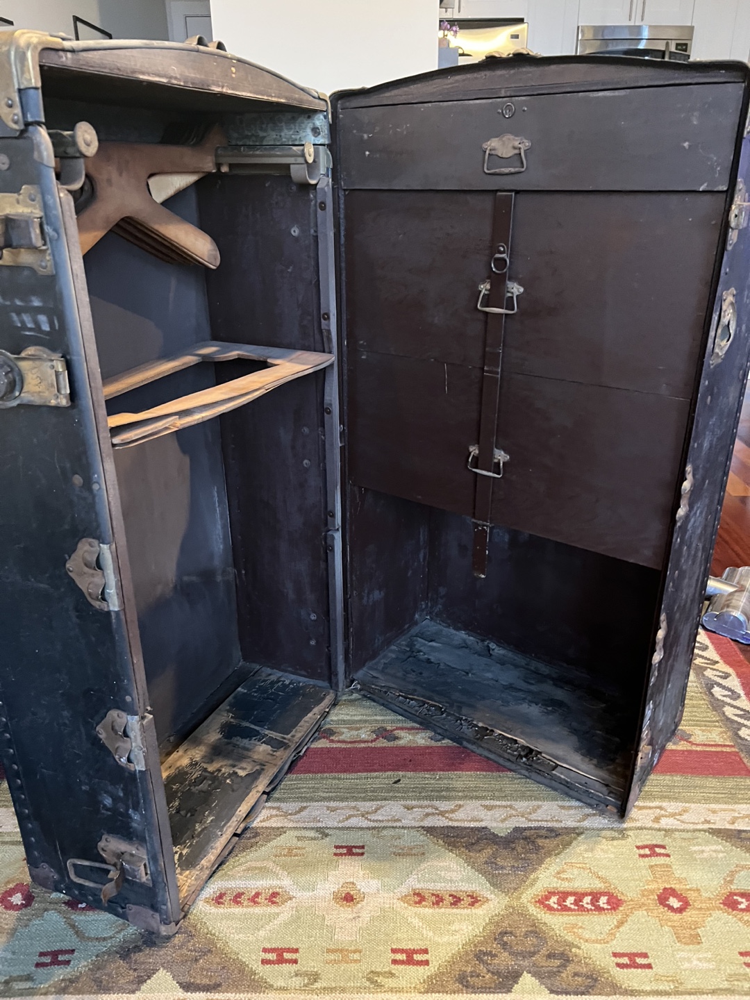 Vintage Black Steamer Trunk - photo 5