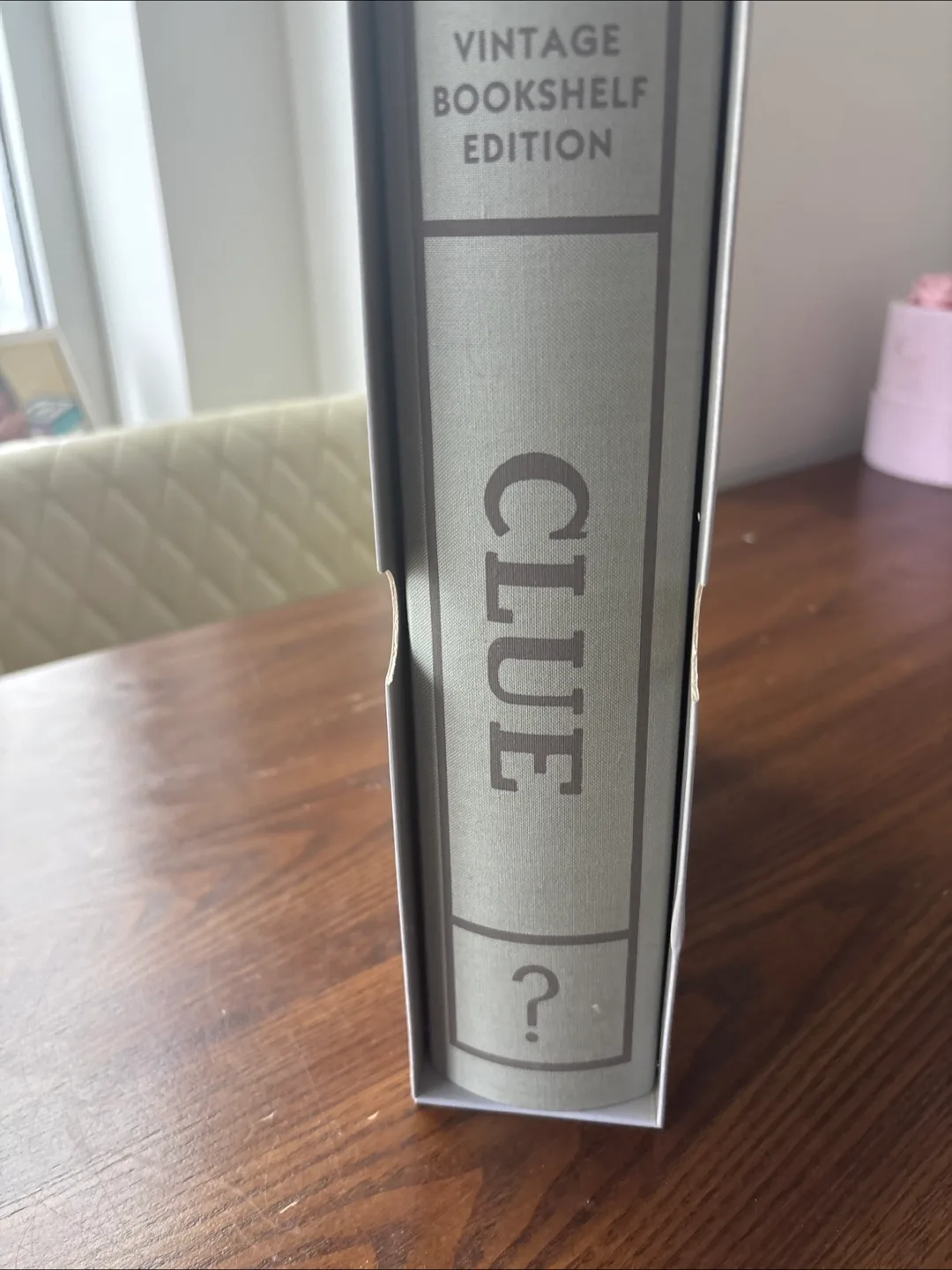 Clue Vintage Bookshelf Edition Board Game image indicator(2)