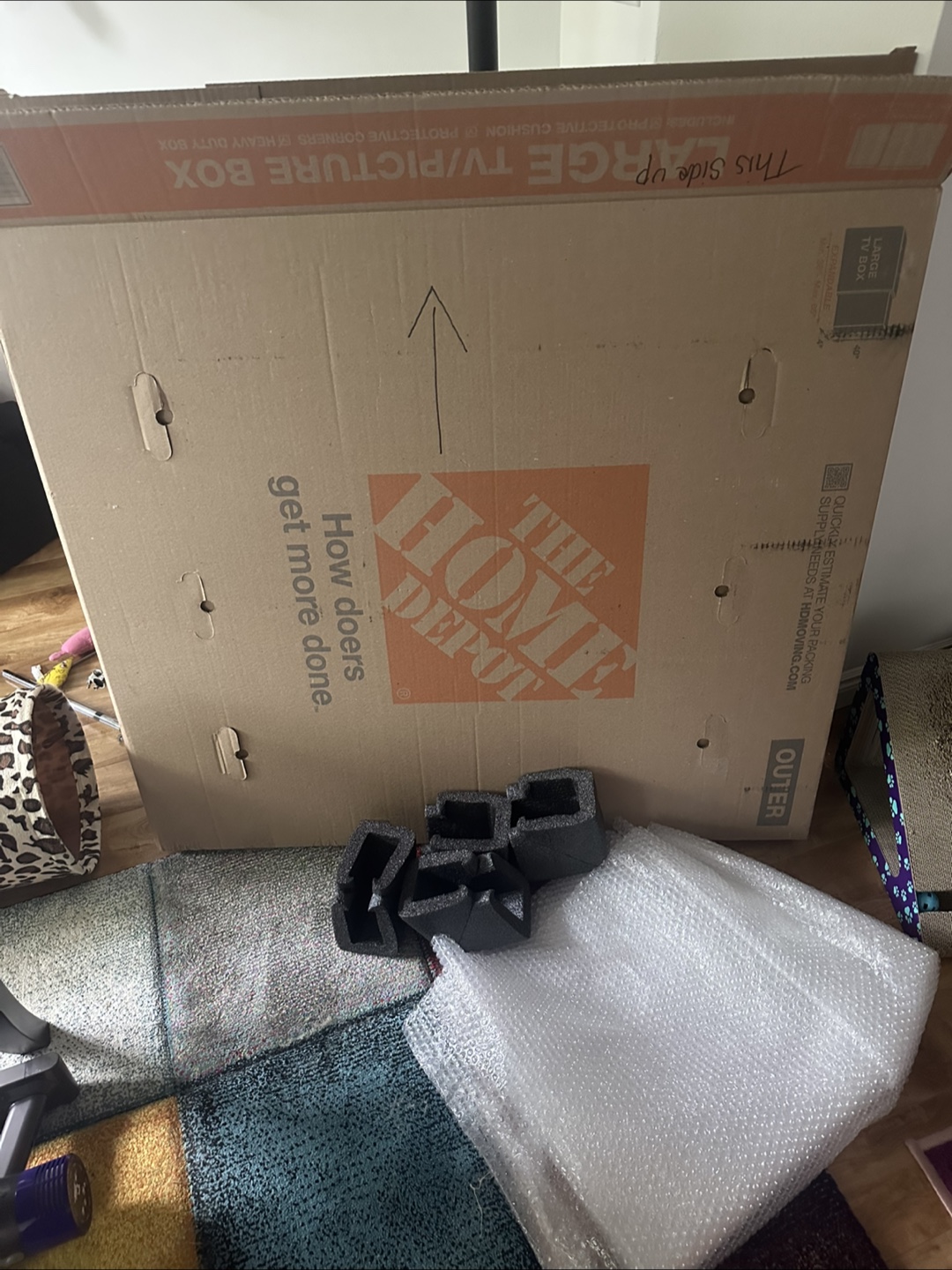 Large, expandable TV/Picture box for moving **STILL AVAILABLE**