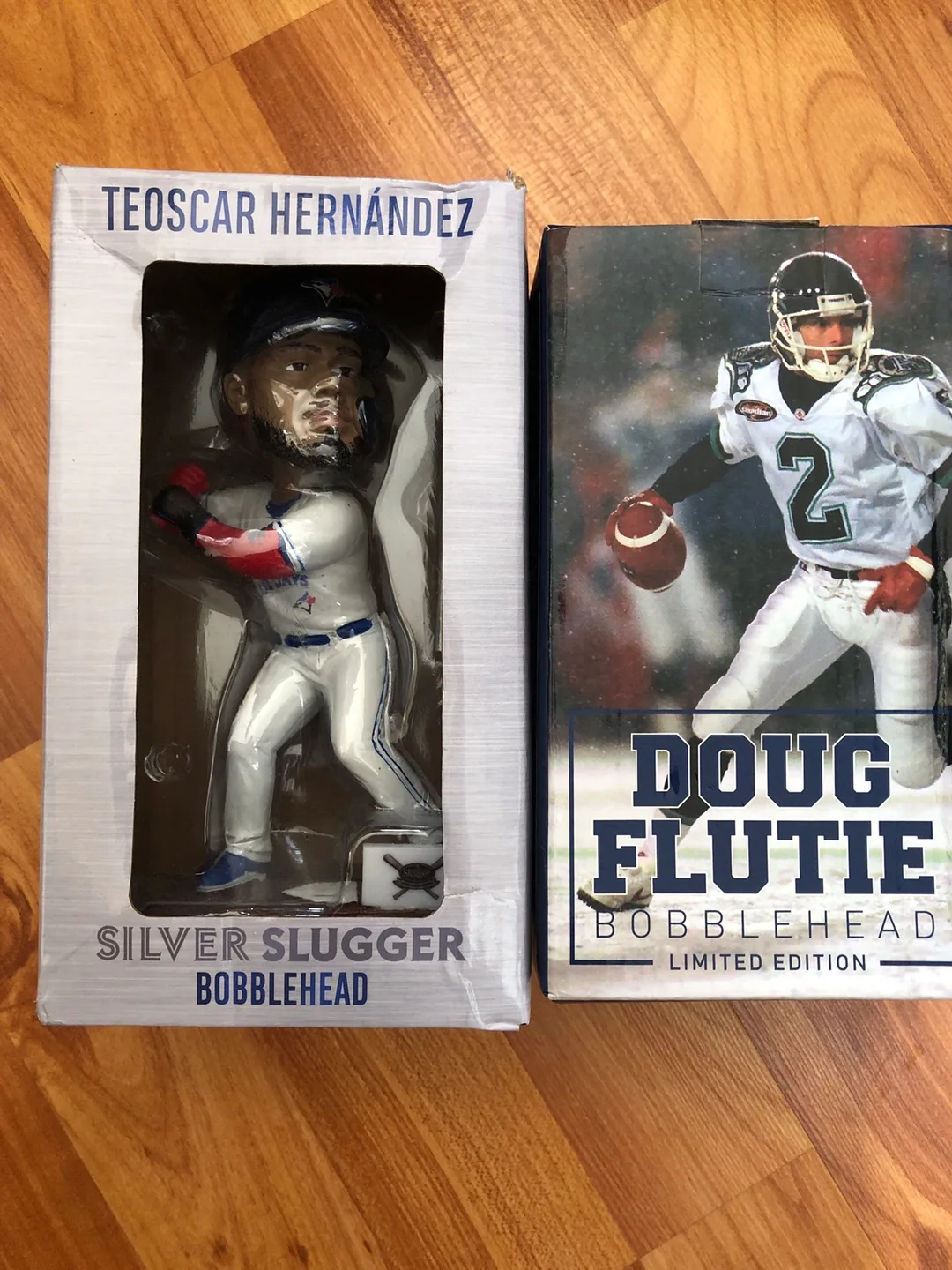 Bobbleheads - Teoscar Hernández & Doug Flutie image indicator(2)
