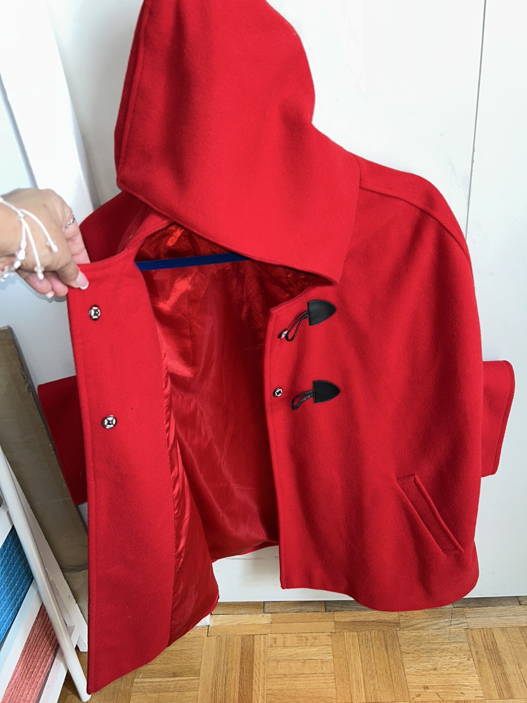 Red Cape with Hood and Bow Detail - photo 3