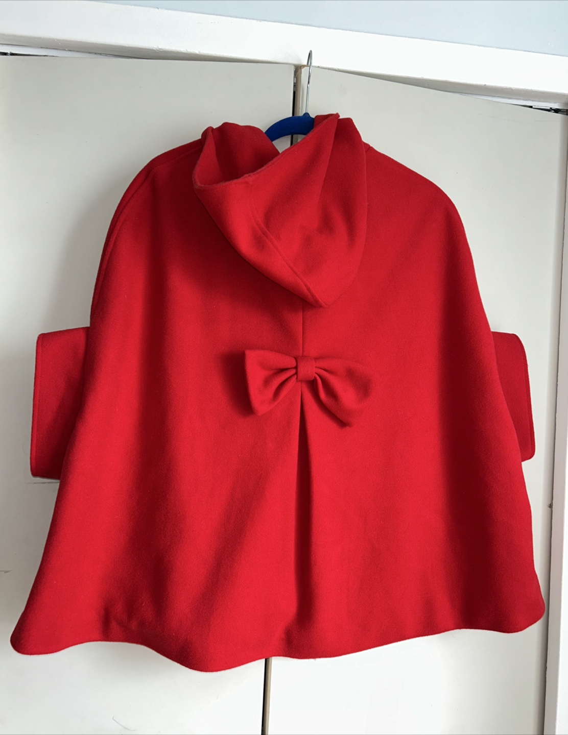 Red Cape with Hood and Bow Detail - photo 2