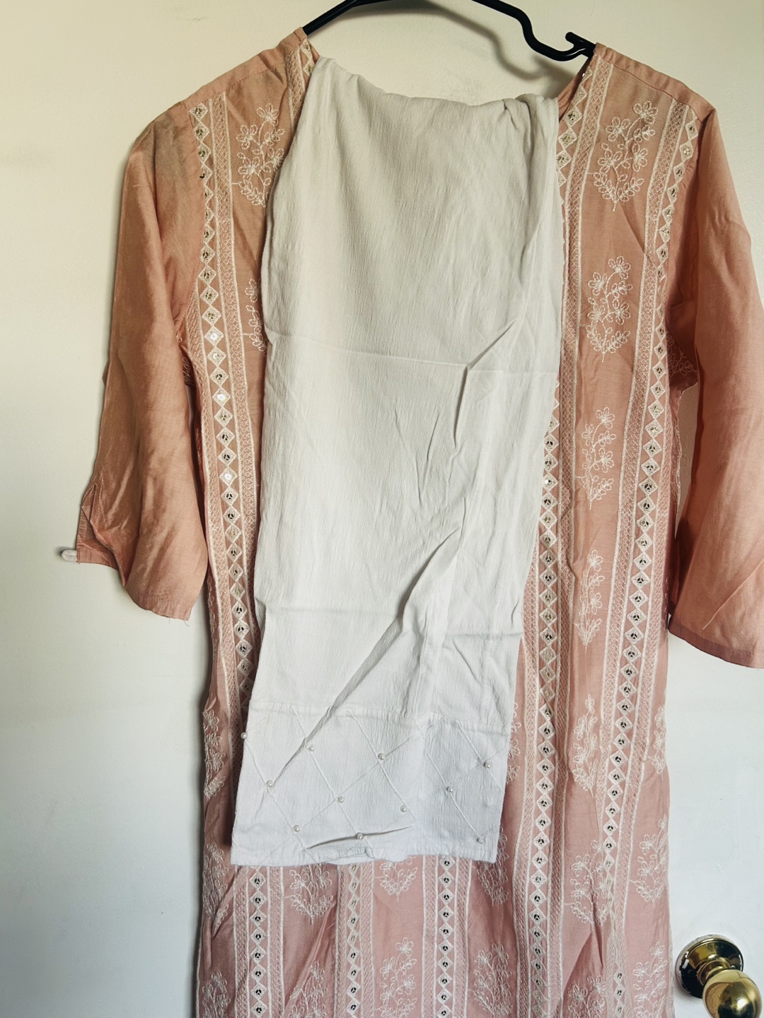 Pink embroidered tunic and pant set - photo 2