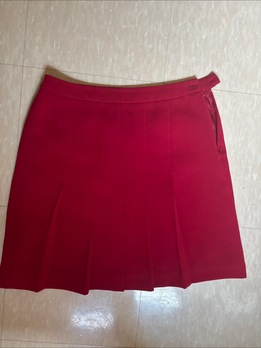 Tristan & Iseut Red Pleated Skirt🥕💚 thumbnail