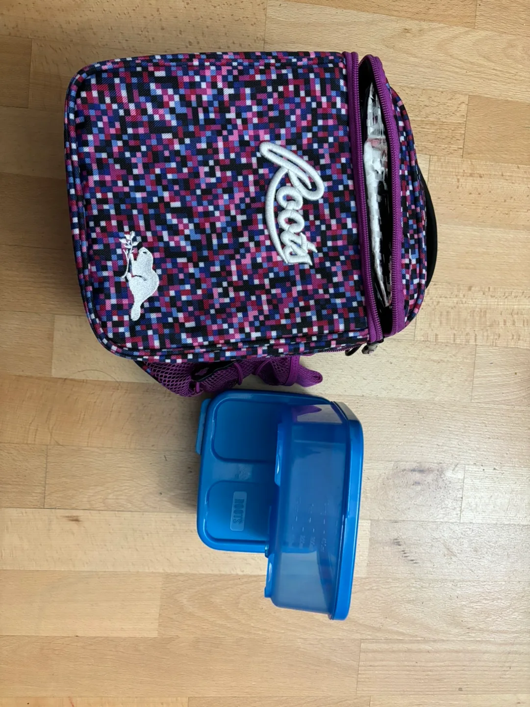 Roots Insulated Lunch Bag and Container Set 💚 thumbnail
