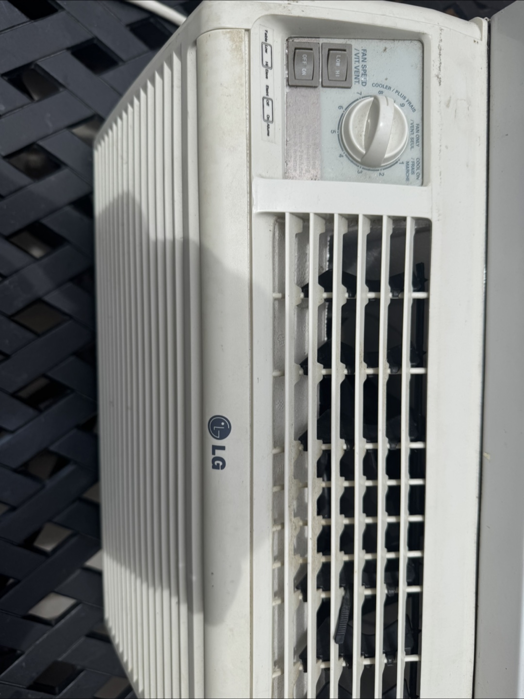LG Window Air Conditioner - photo 3