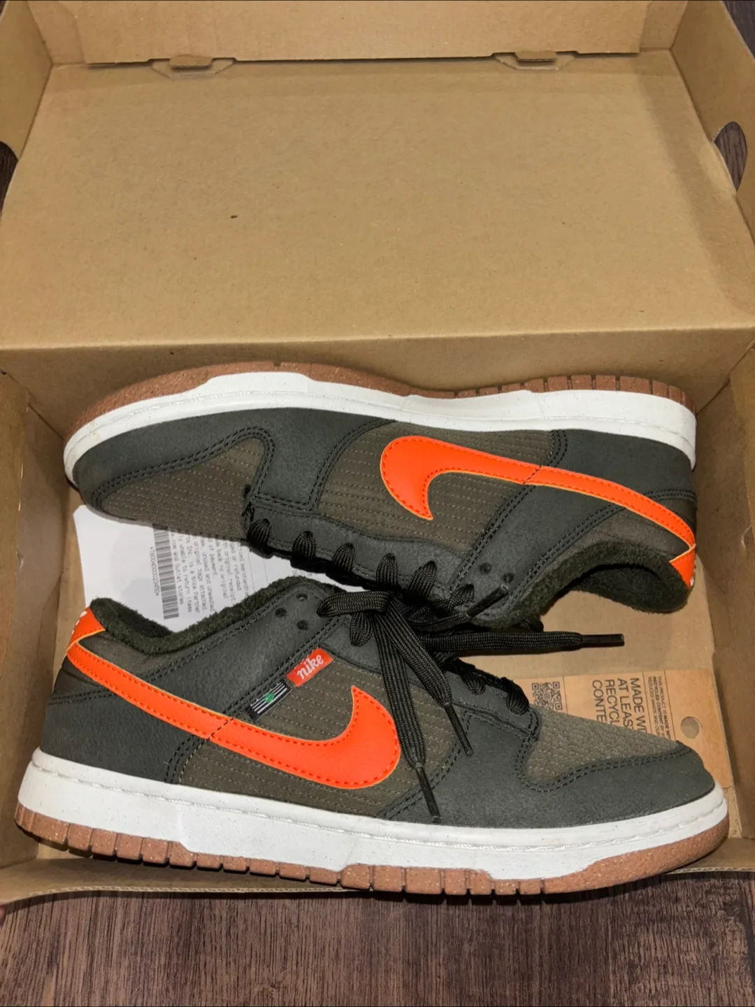 Nike dunk low retro NN size 8.5 image indicator(2)