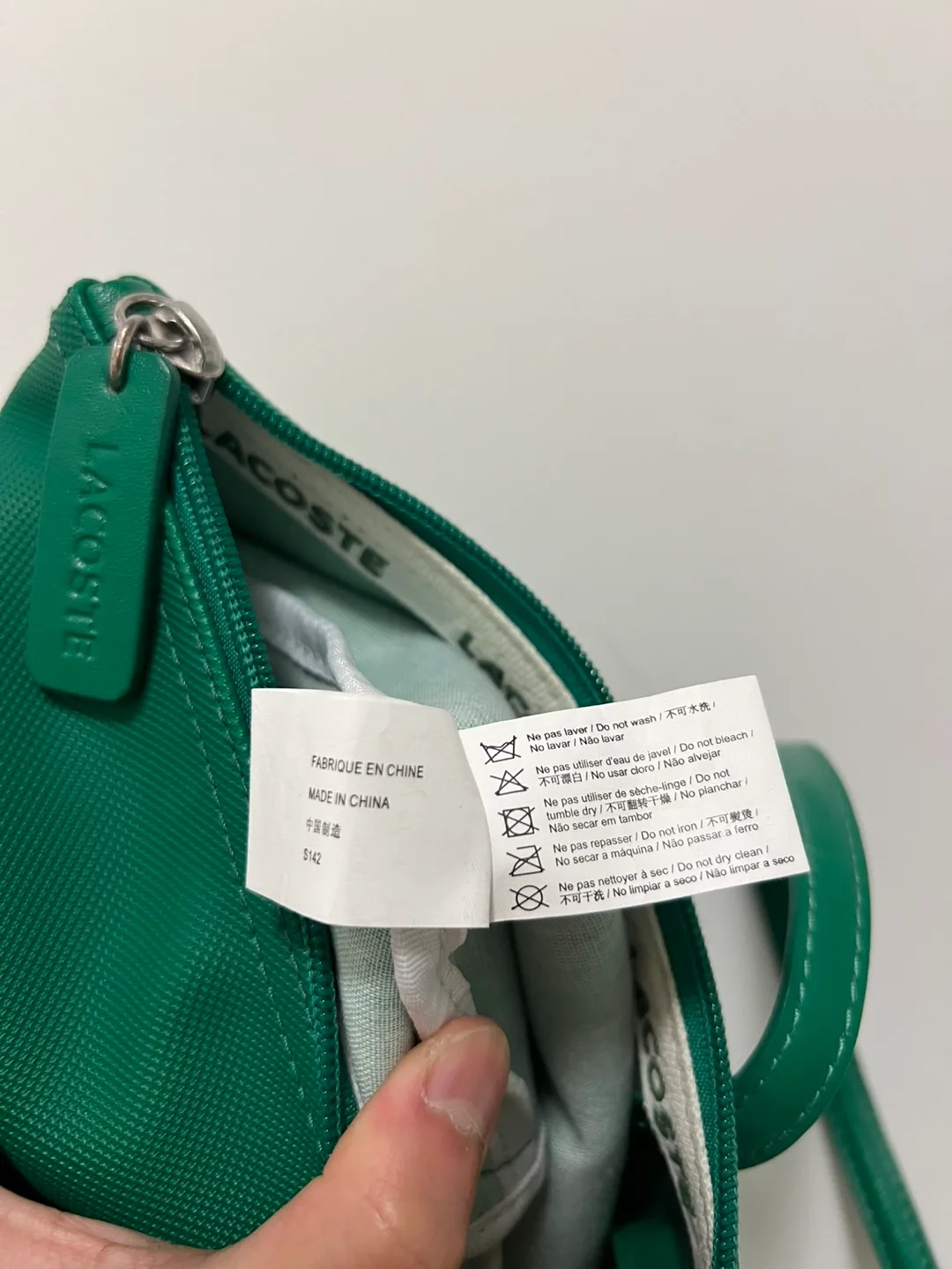 Lacoste Waterproof Green Zipper Tote image indicator(4)