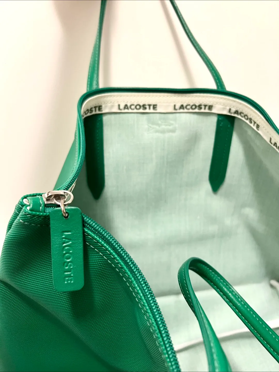 Lacoste Waterproof Green Zipper Tote image indicator(2)