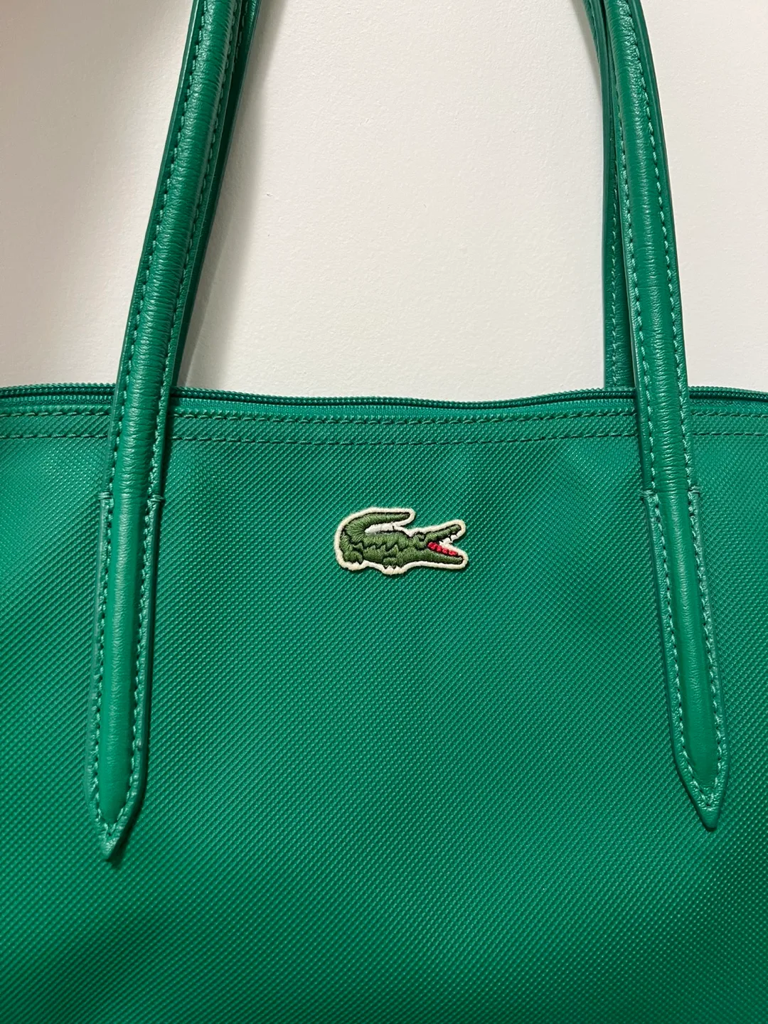 Lacoste Waterproof Green Zipper Tote image indicator(7)