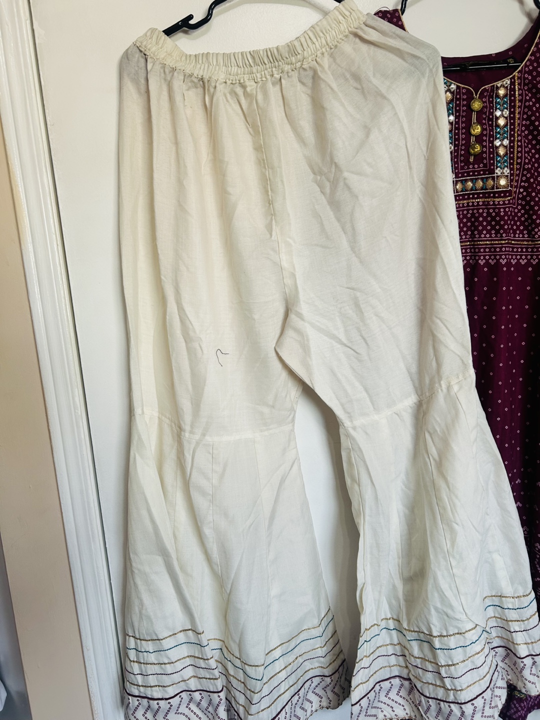 Embroidered Kurta and Pants Set - photo 5