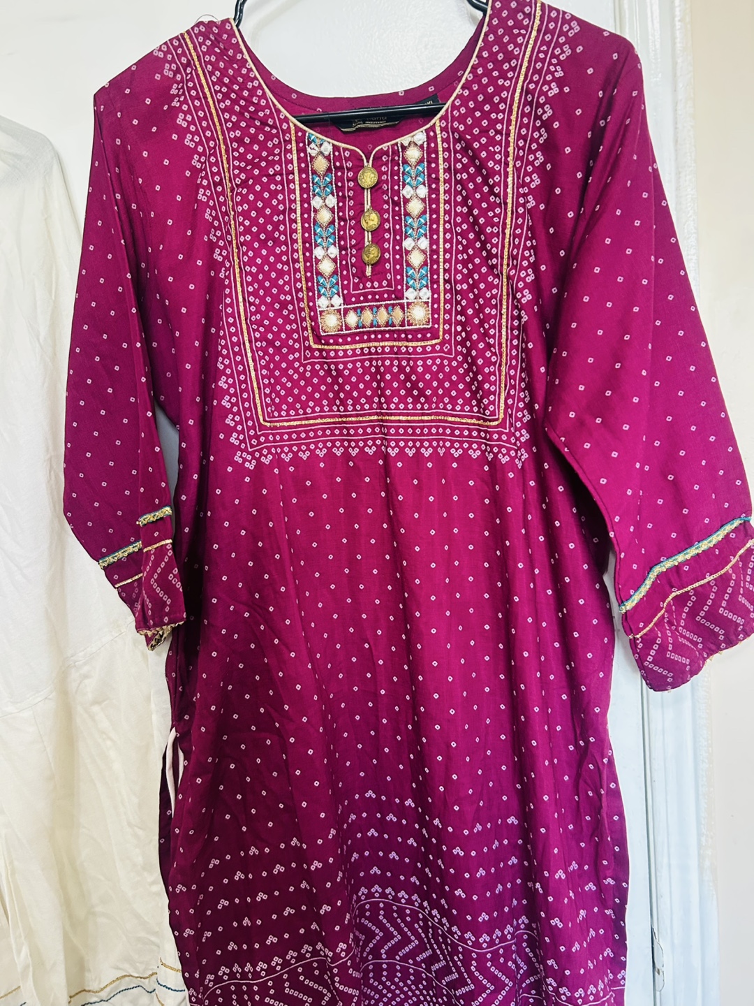 Embroidered Kurta and Pants Set - photo 2