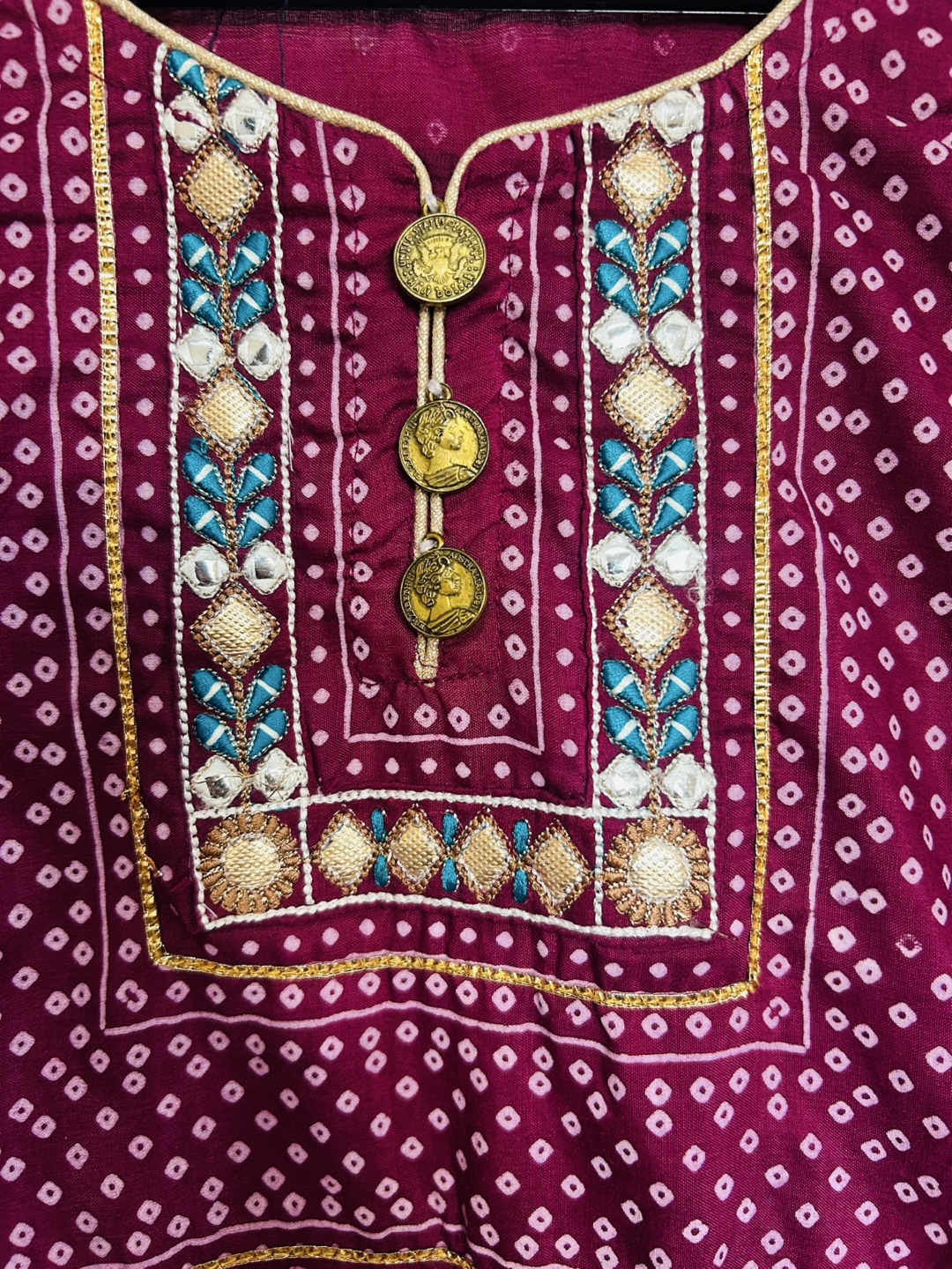 Embroidered Kurta and Pants Set - photo 4