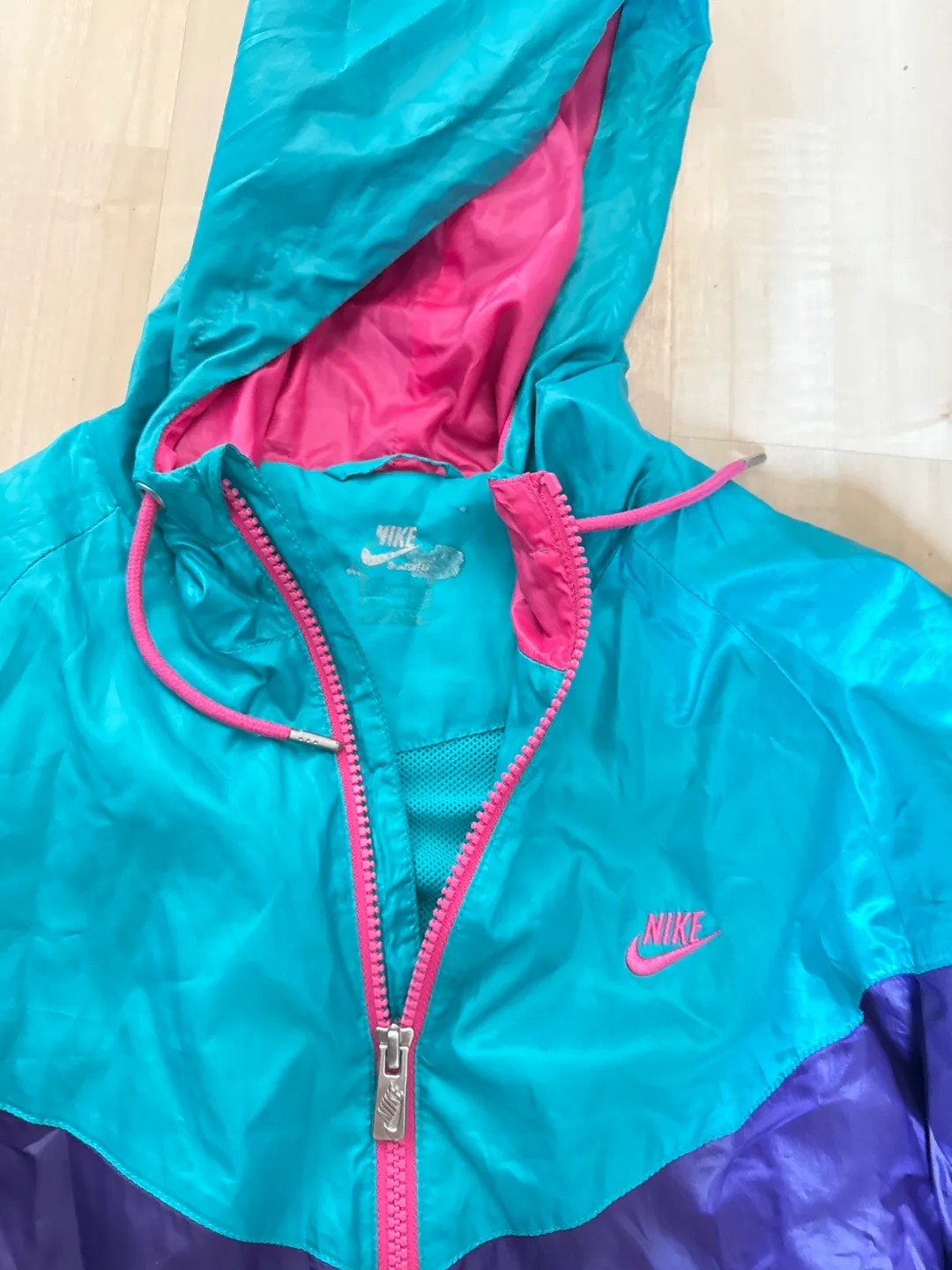 Nike Windbreaker Jacket image indicator(2)