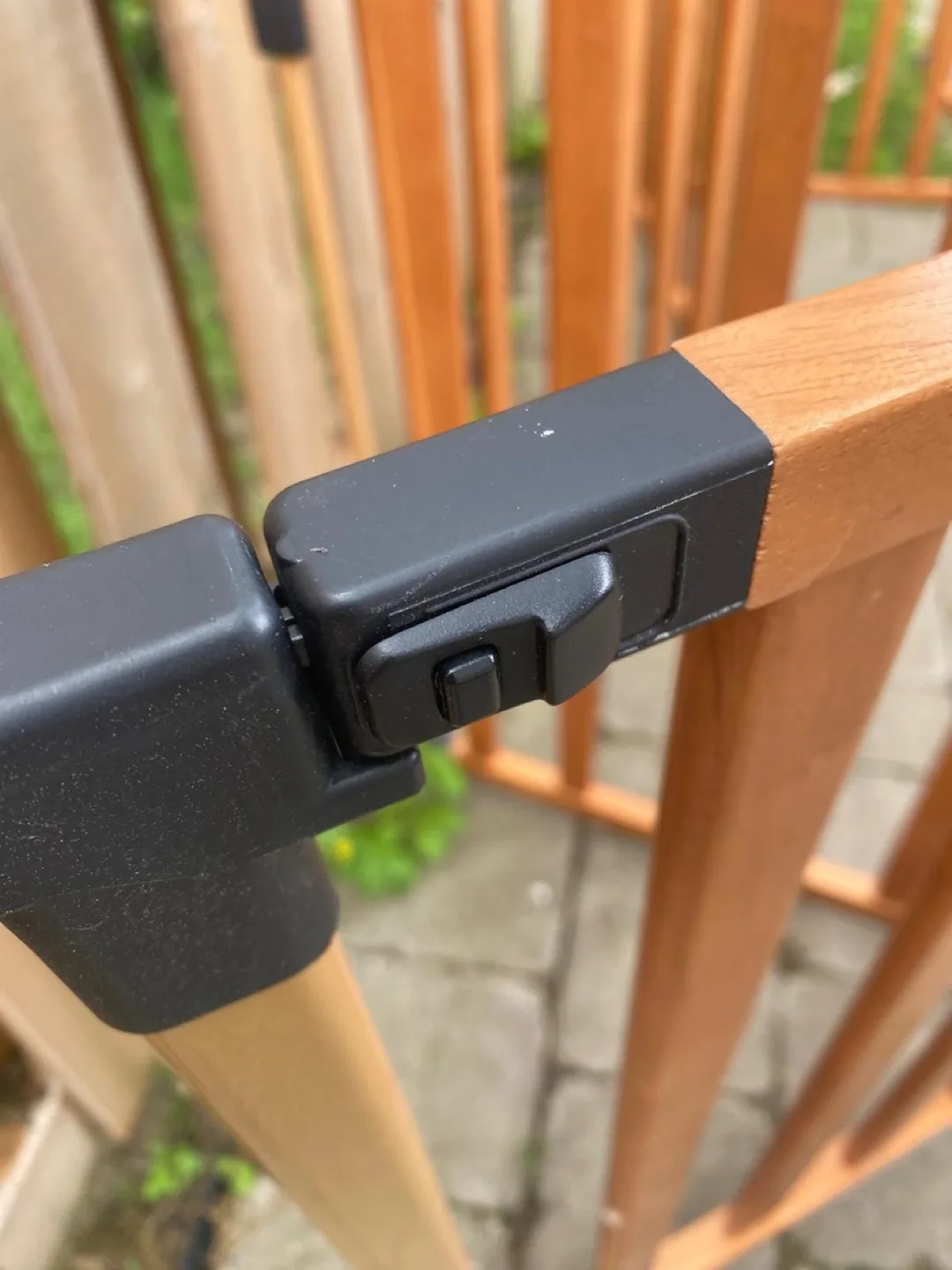 Wooden baby gate image indicator(5)